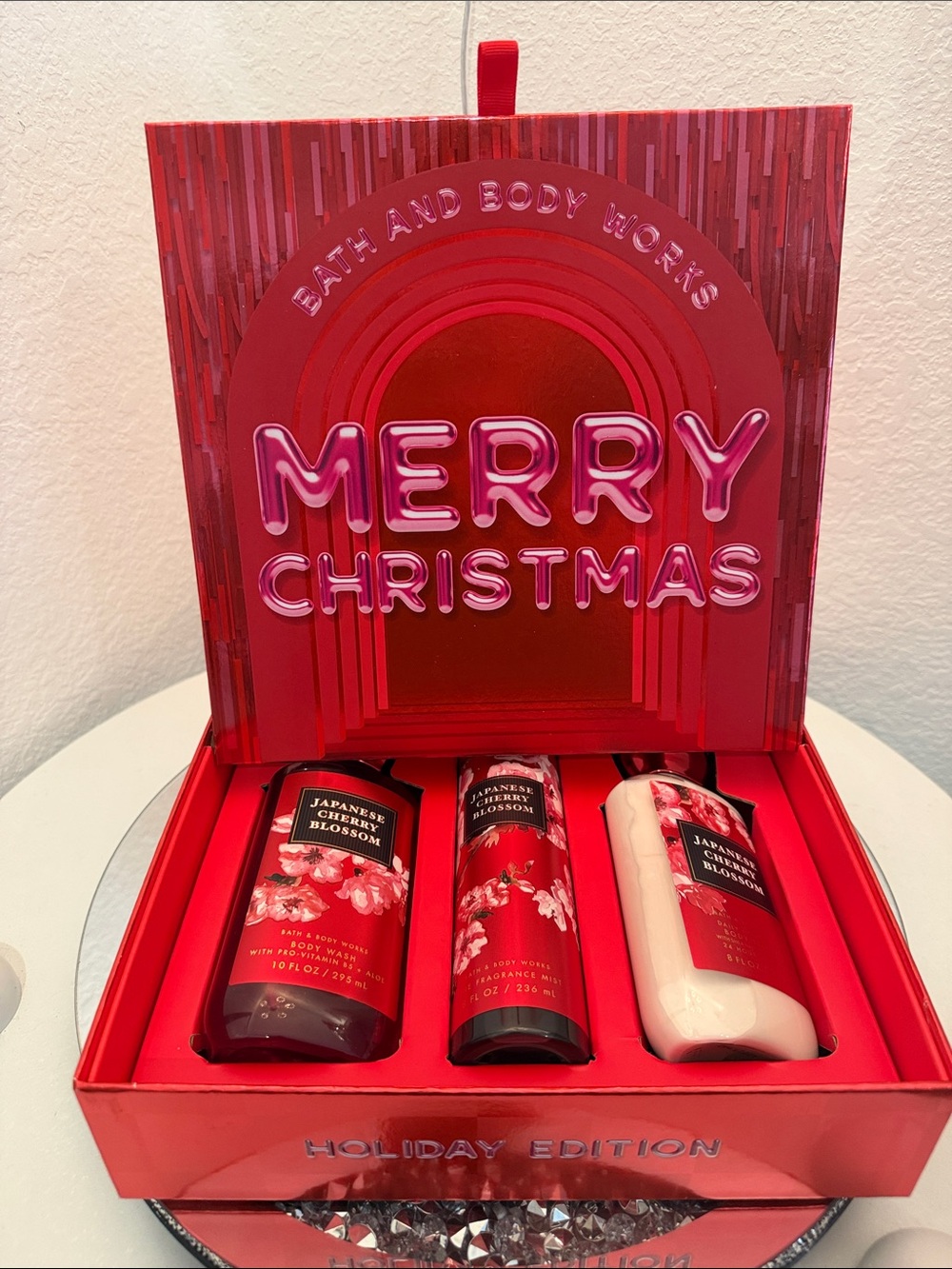 Bath & Body Works Japanese Cherry Blossom Gift Set - Red